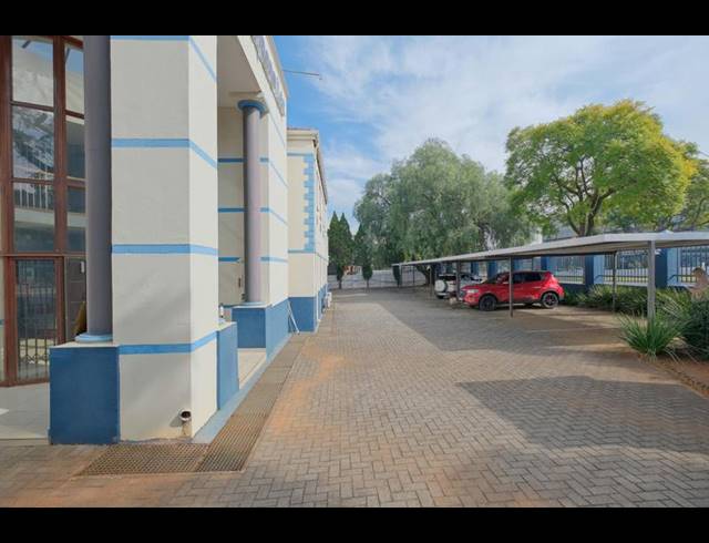 OFFICE FOR SALE IN ARCADIA